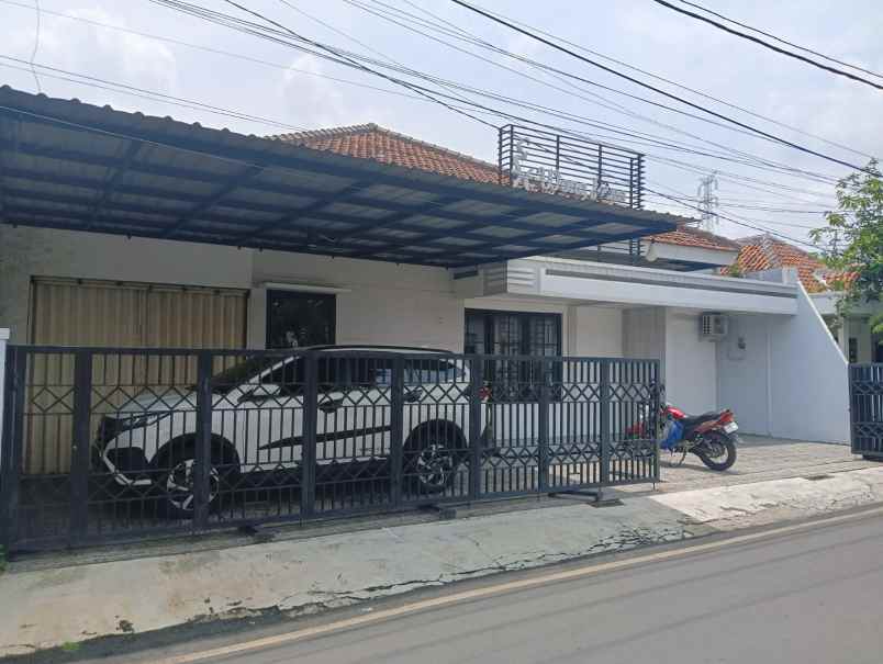 rumah minimrenov tengah kota lamper semarang selatan