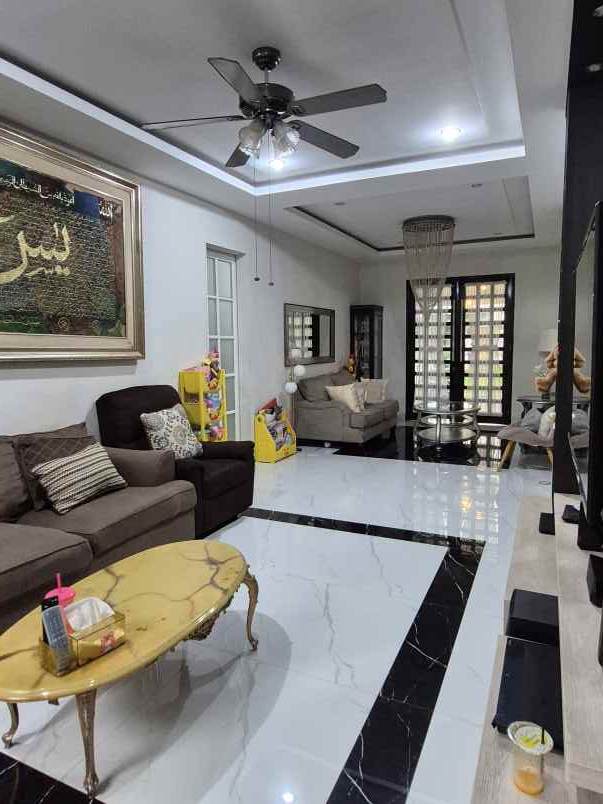 rumah nyaman kolam renang legenda wisata cibubur