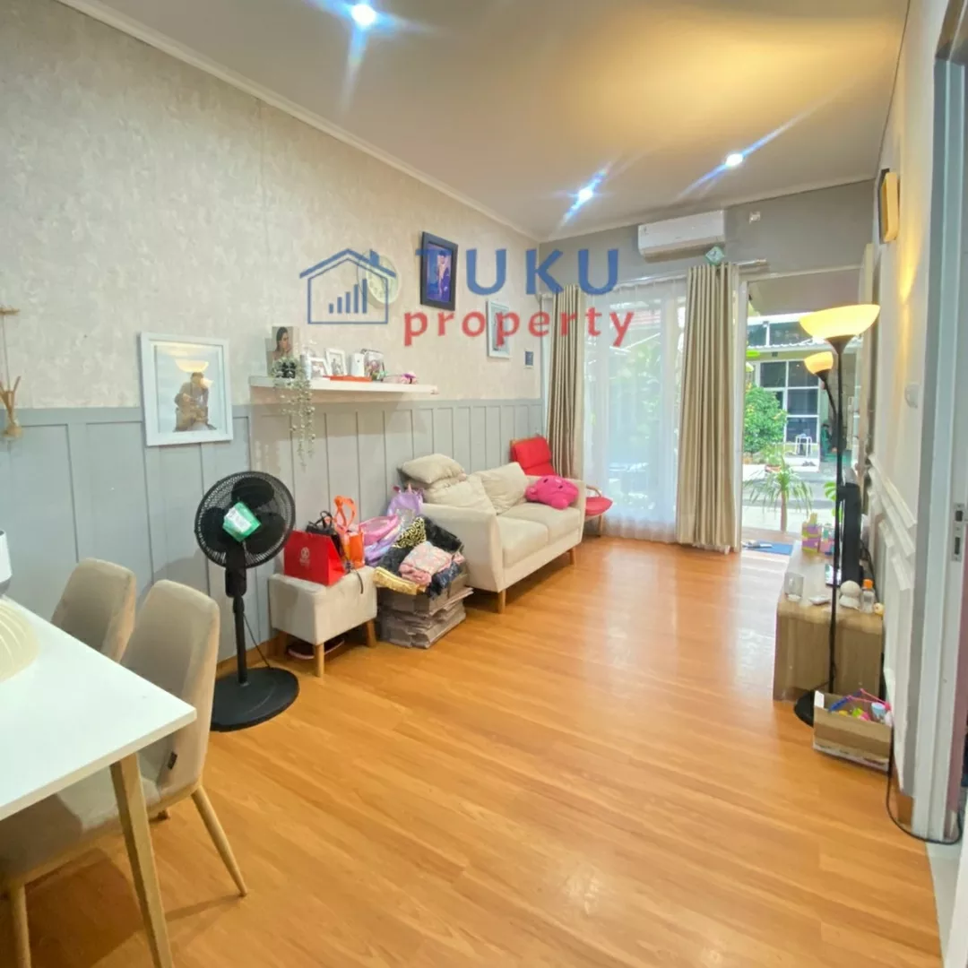 rumah rapih terawat di serua indah ciputat