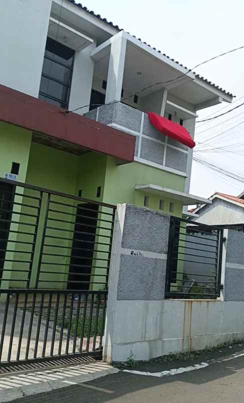 rumah second 2 lantai di rangkapan jaya depok