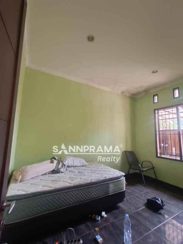 rumah second dekat pesona square di mekarjaya depok