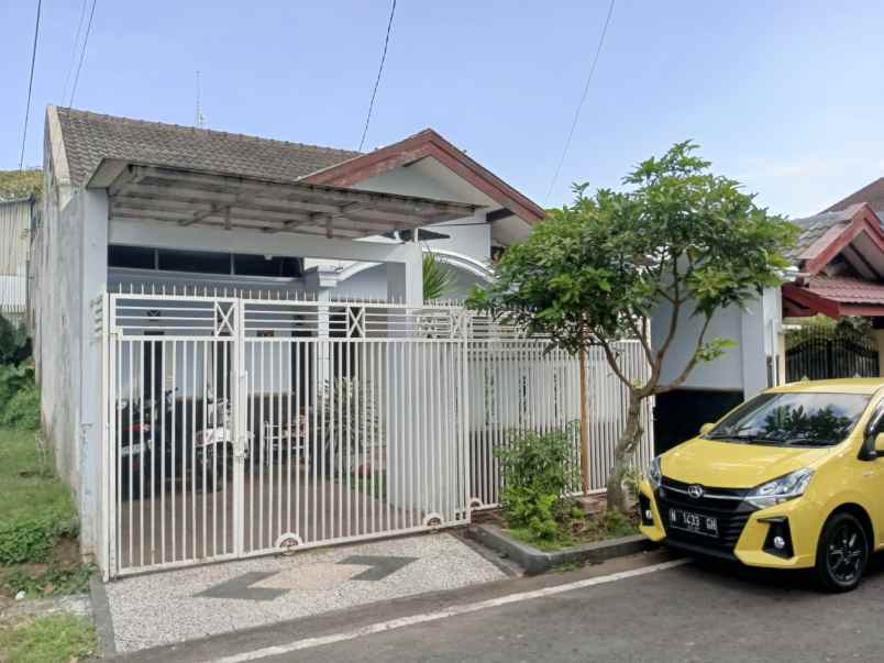 rumah second dekat pusat pendidikan