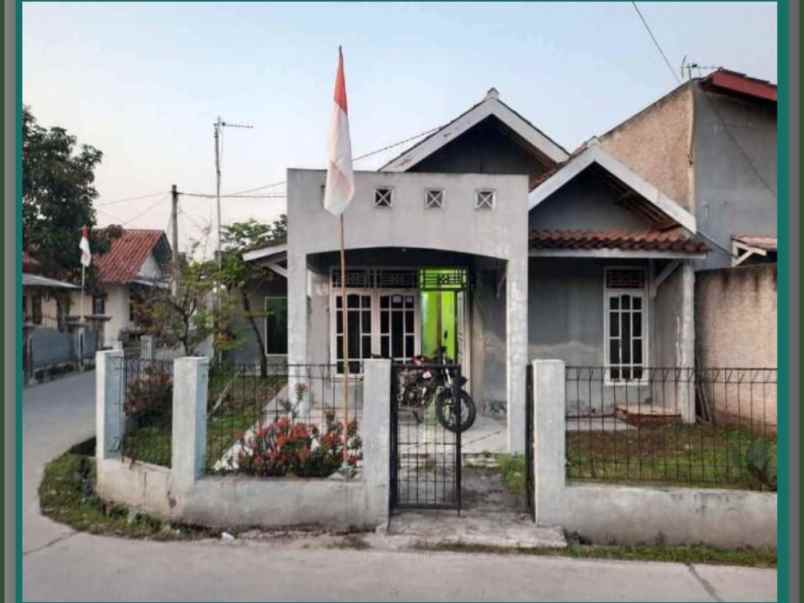 rumah second terawat di rengasdengklok karawang