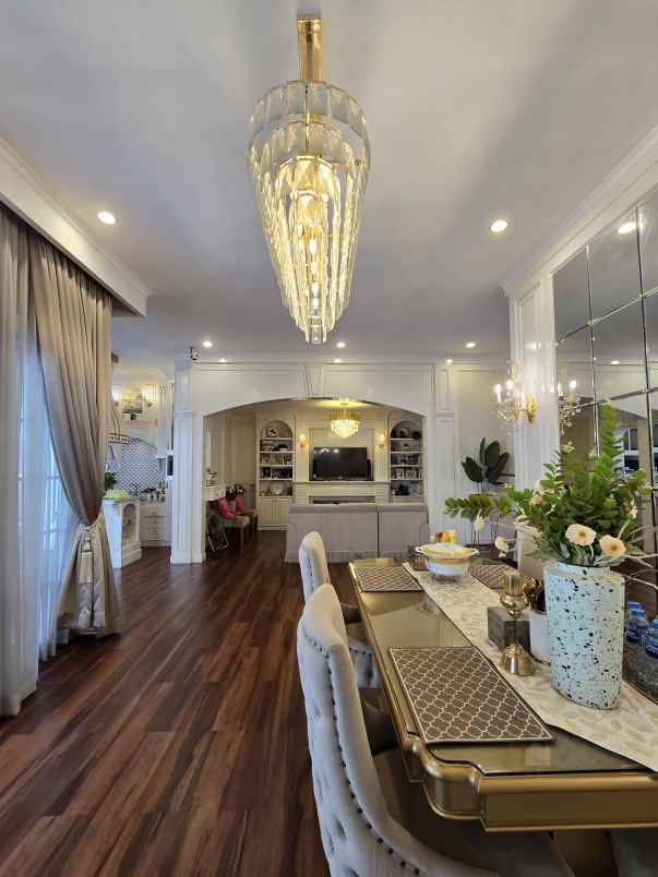 rumah secondary dengan private pool di cipayung