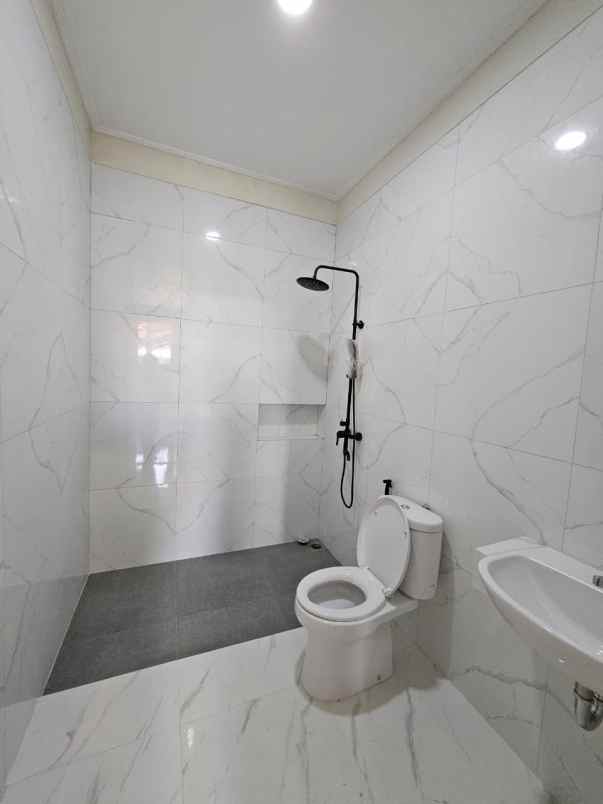 rumah sekelimus dekat buah batu kiaracondong bandung