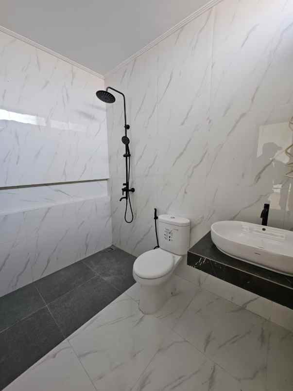 rumah sekelimus dekat buah batu kiaracondong bandung