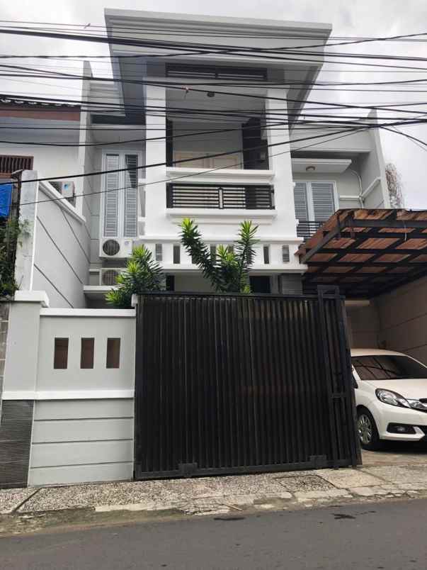 rumah semi furnished 100 m ke jln raya kebayoran lama