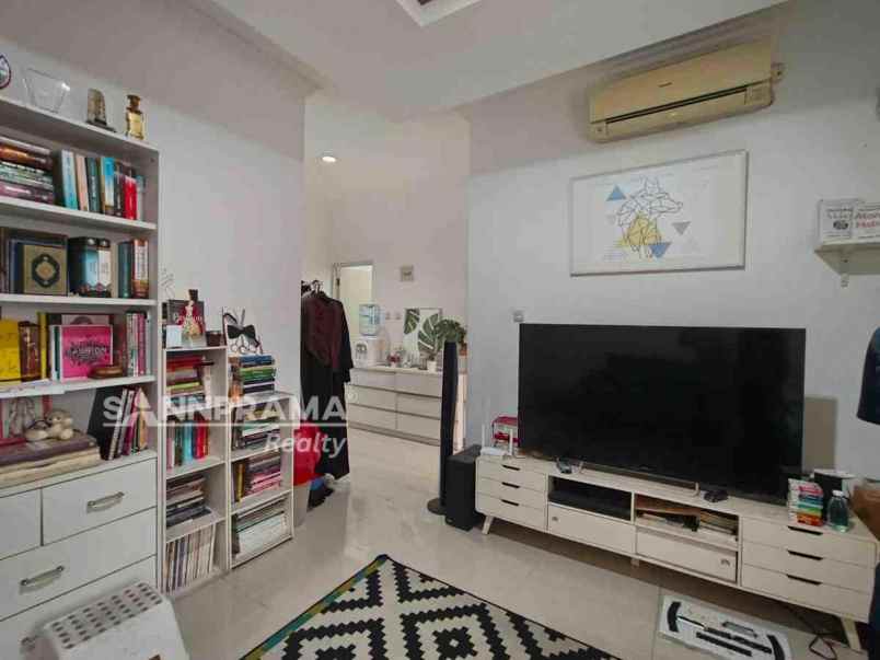 rumah semi furnished dalam cluster sukatani depok fry