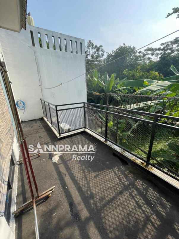 rumah shm 2nd 2 lantai di cluster kelapa dua depok ash