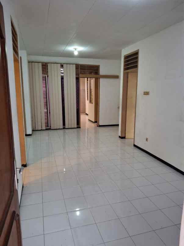 rumah siap huni darmo harapan row jalan 2 5 mobil