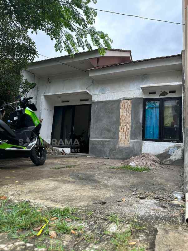 rumah siap huni dekat stasiun depok lama