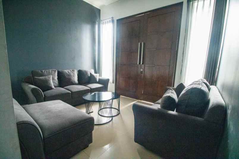 rumah siap huni dengan private pool indoor