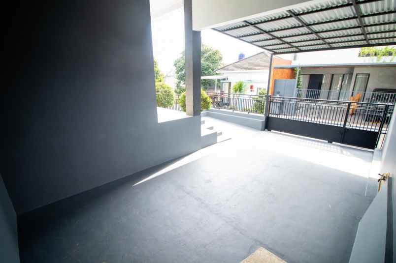 rumah siap huni dengan private pool indoor