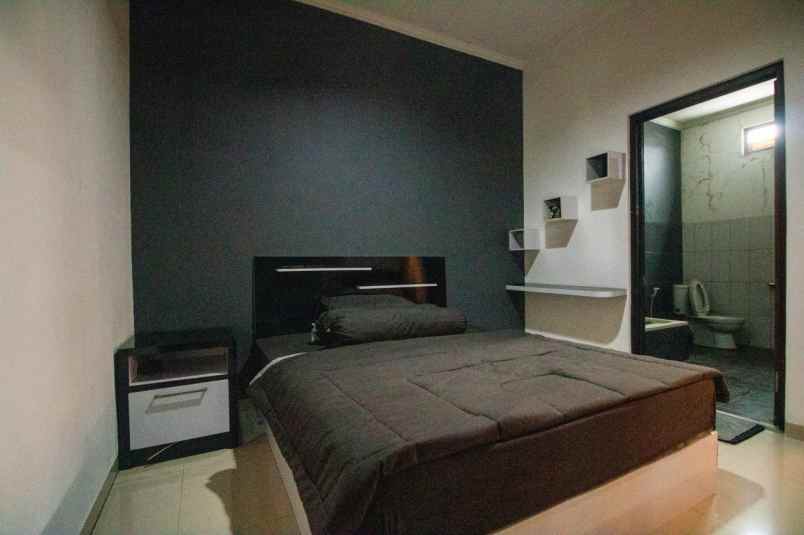 rumah siap huni dengan private pool indoor