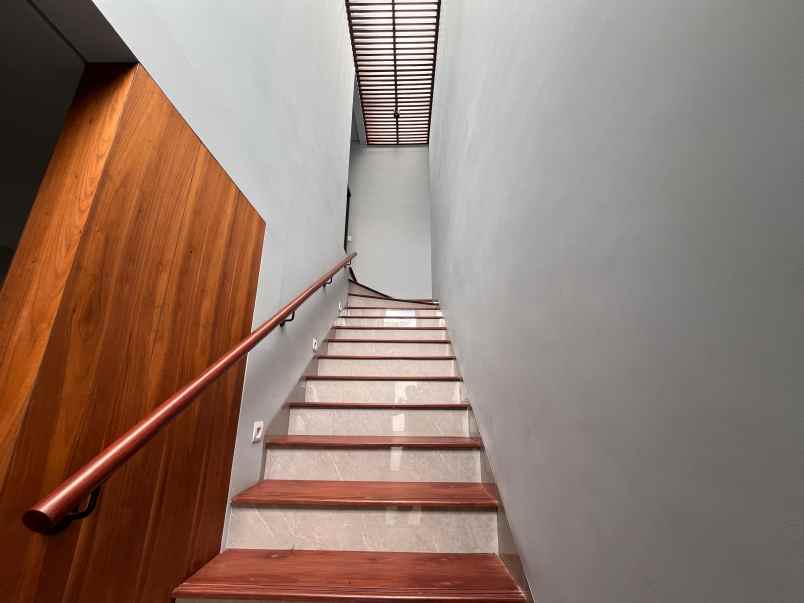 rumah siap huni dijual dekat jcm