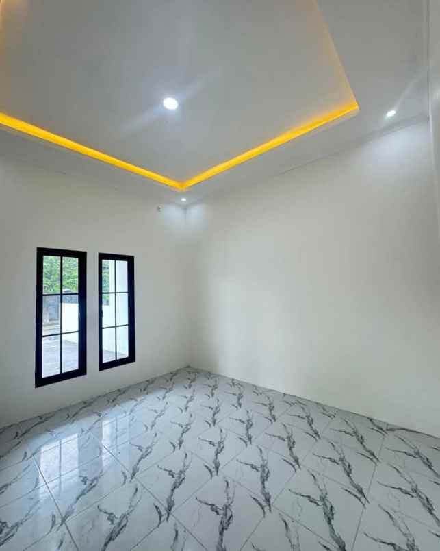 rumah siap huni dua lantai di klipang smg