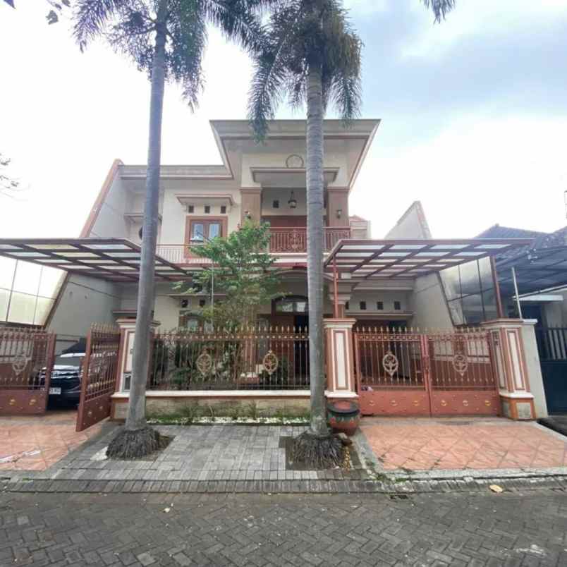 rumah siap huni lokasi di araya golf malang