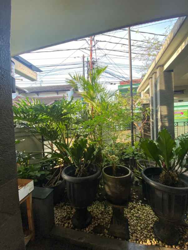 rumah strategis bonus ruko pinggir jalan jakarta timur