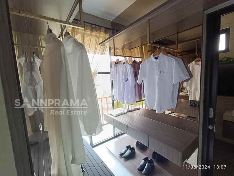 rumah strategis pinggir jalan dekat akses tol