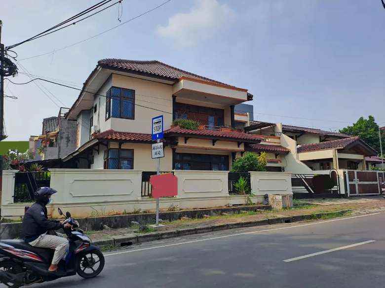 rumah strategis pondok kelapa raya