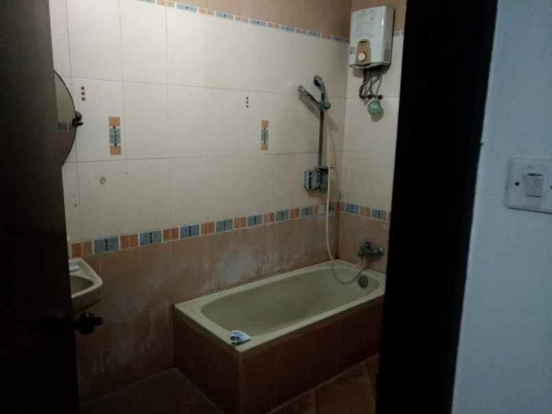 rumah strategis taman cibaduyut indah bandung