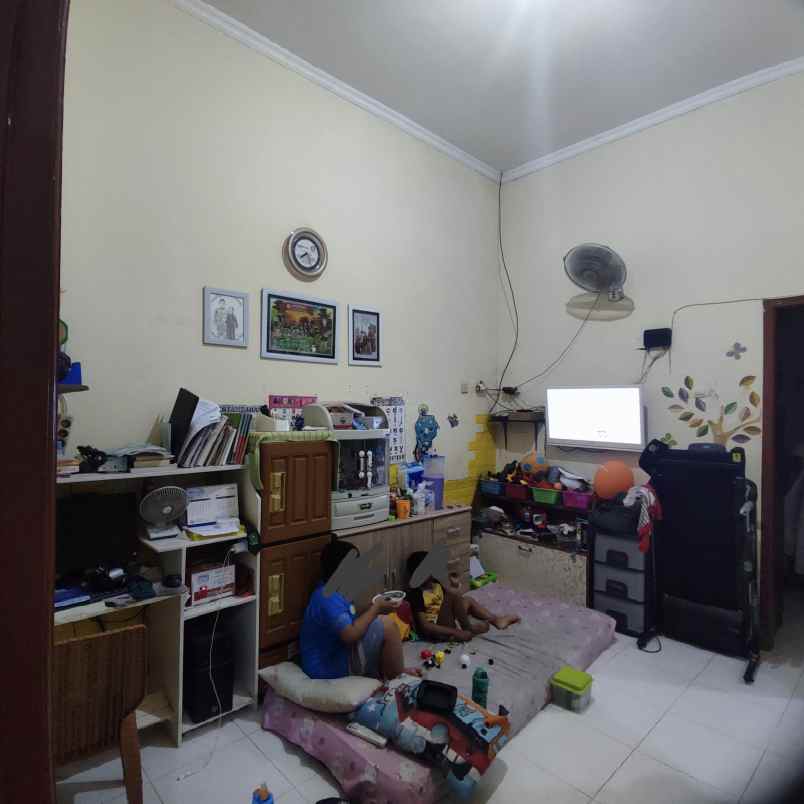 rumah tengah kota jombang