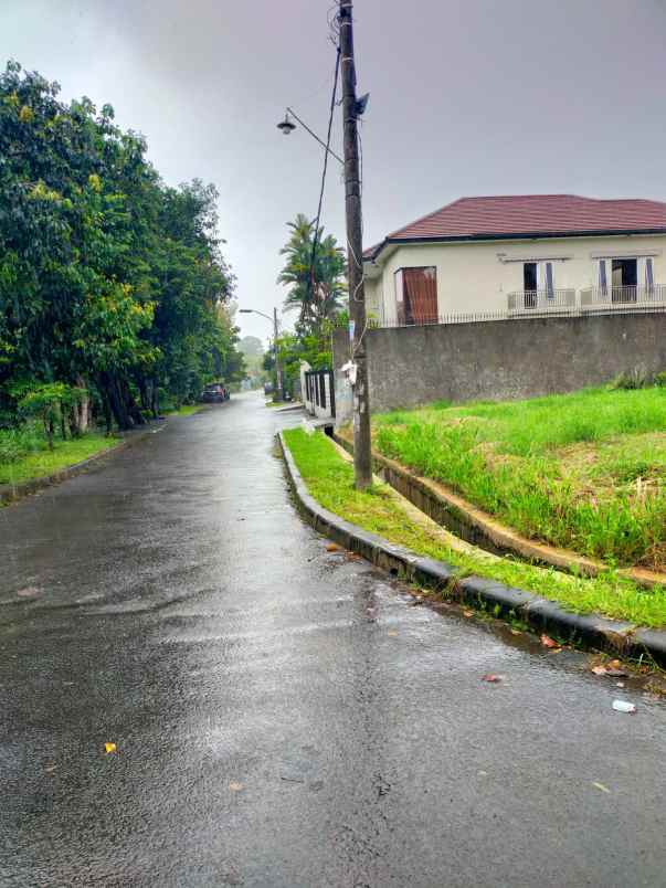 rumah tua di sektor 1 6 bsd