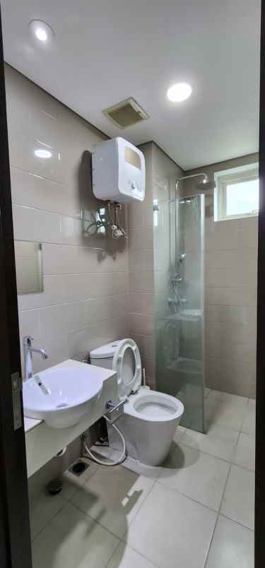 sewa apartemen tower a citra lake suite jakarta barat