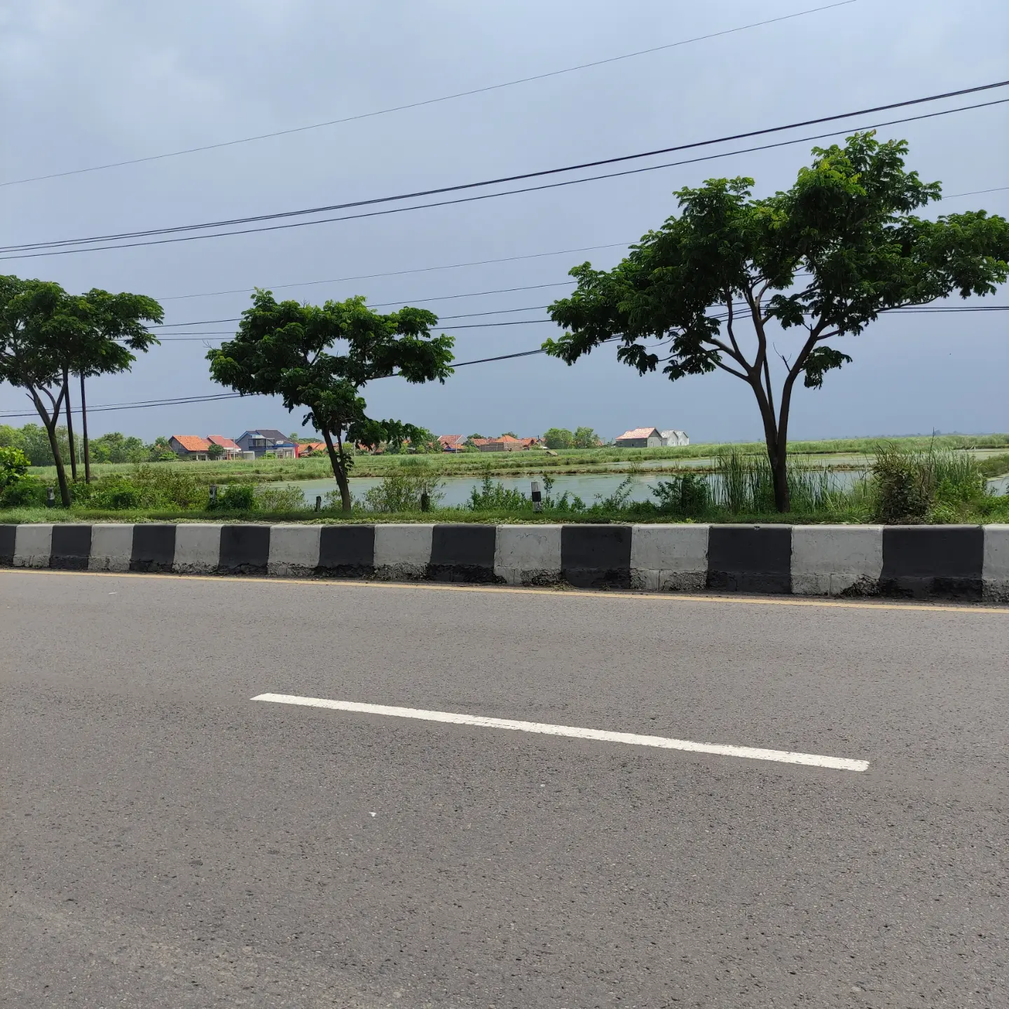 tanah losari akses jalan pantura