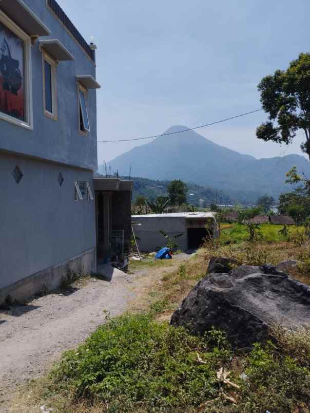 tanah pedesaan di trawas mojokerto view pegunungan