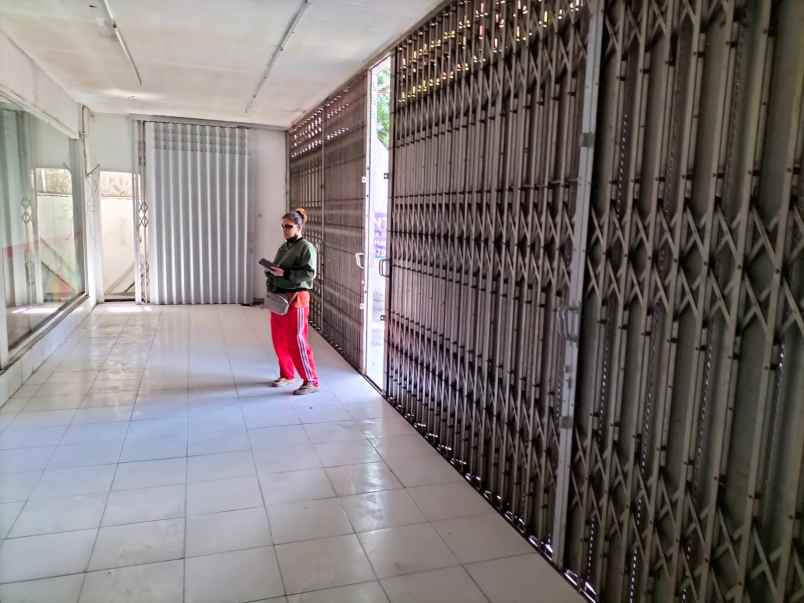 tempat usaha ex alfamidi jln raya sedati agung