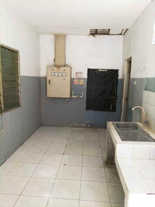 tempat usaha ex alfamidi jln raya sedati agung