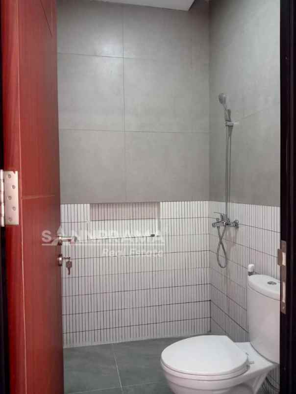 townhouse private pondok cabe shm free dp rn