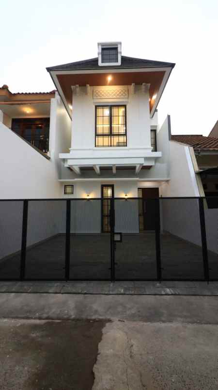 townhouse siap huni rumah mewah dekat jakarta timur