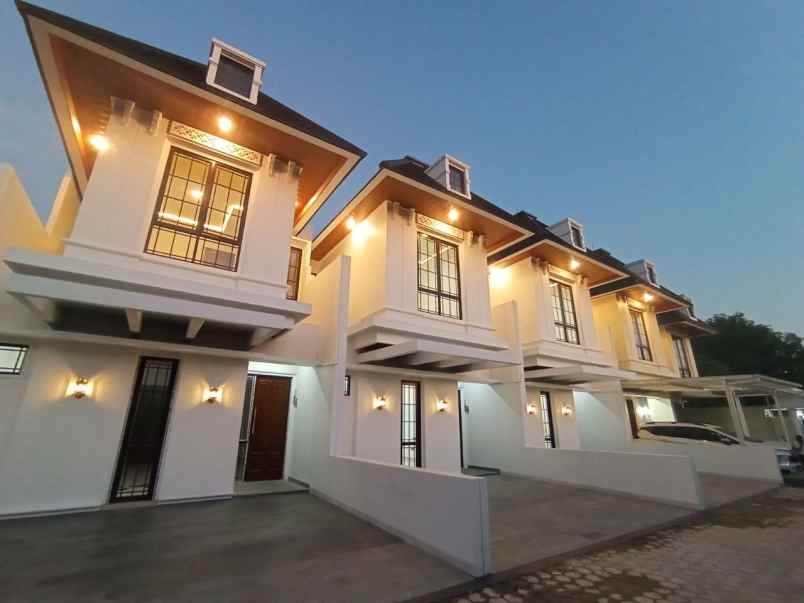 townhouse siap huni rumah mewah dekat jakarta timur