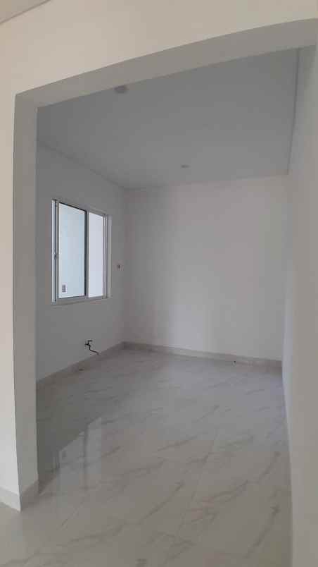 turun harga rumah 2 lantai siap huni di kota wisata