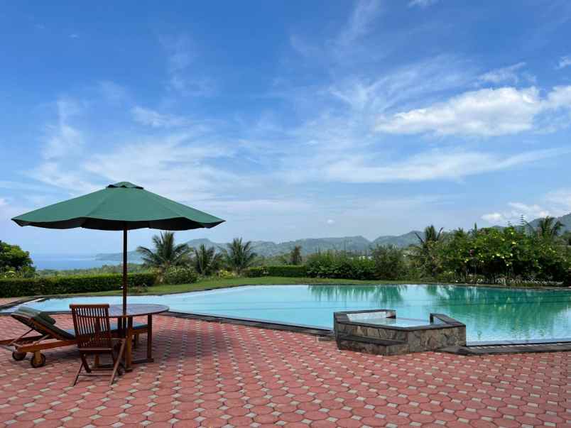 villa dengan view laut di pelabuhan ratu sukabumi