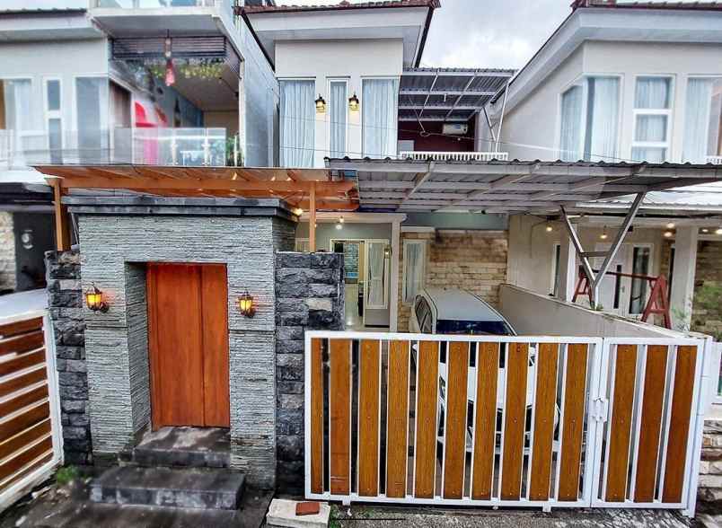 villa ekskluaif minimalis 2 lantai kota batu