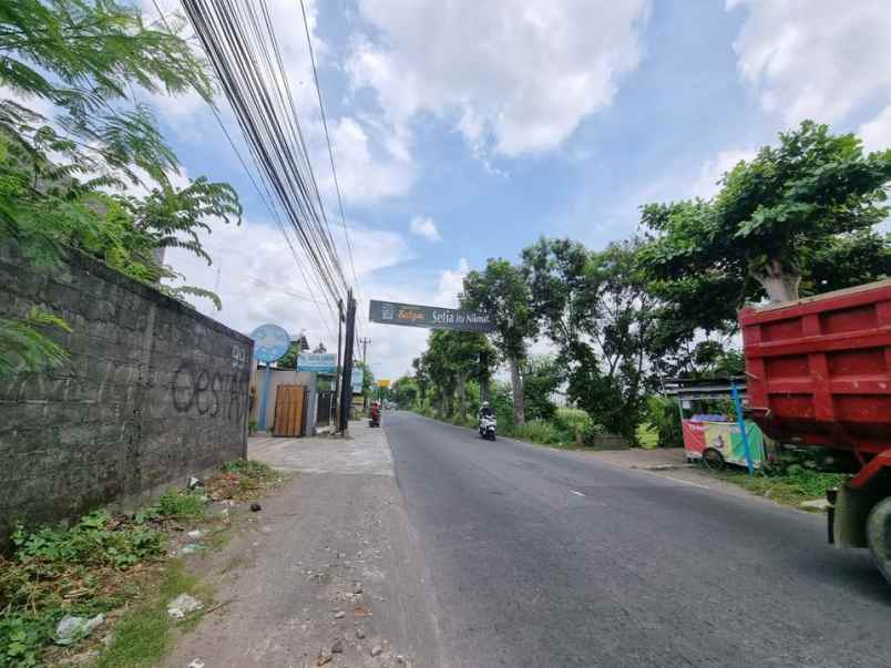 8 menit ugm lokasi 150 meter ringroad utara jogja