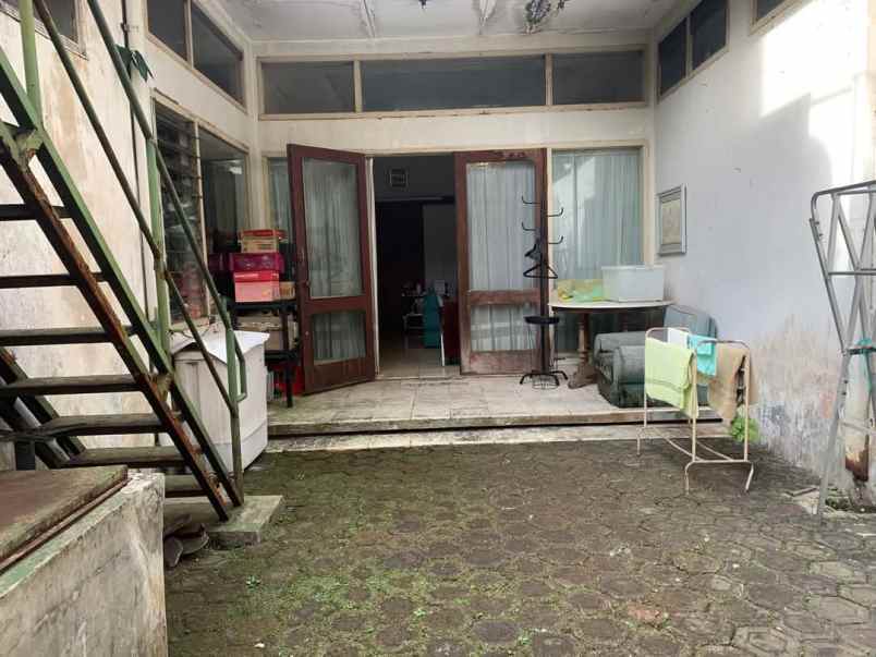 bu rumah tua hitung tanah di tubagus ismakl