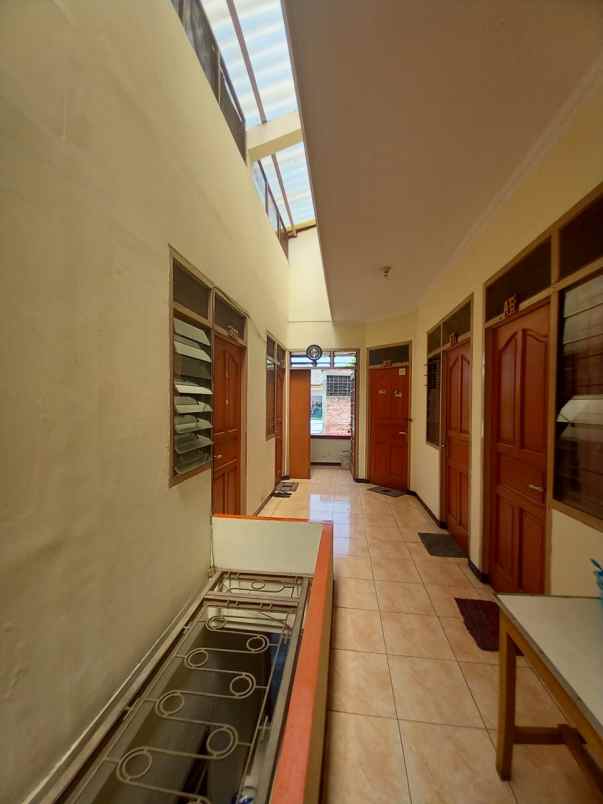 buyer only kost siap pakai siwalankerto dekat uk petra