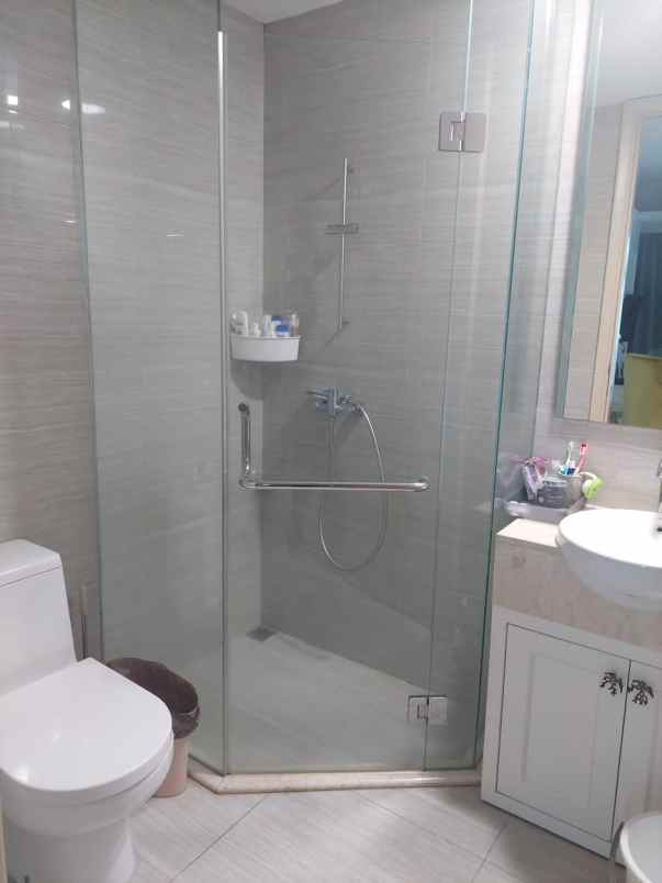 dijual apartemen pakuwon indah surabaya