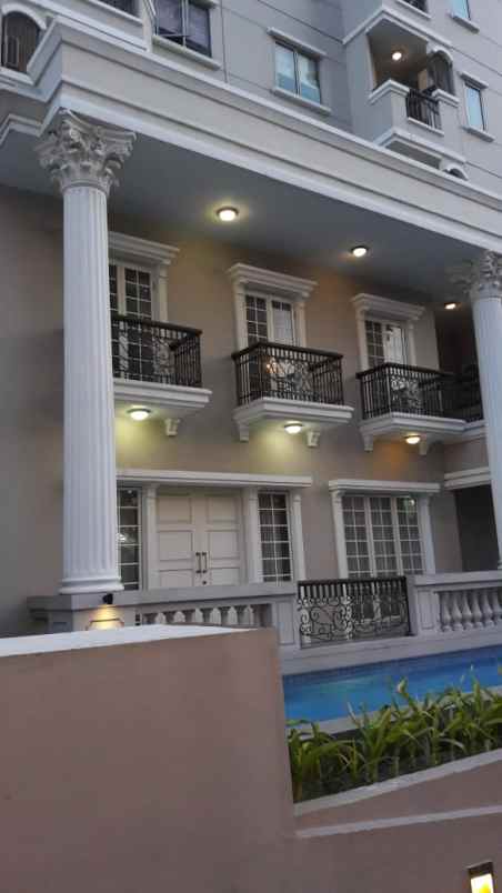 dijual apartemen pakuwon indah wiyung