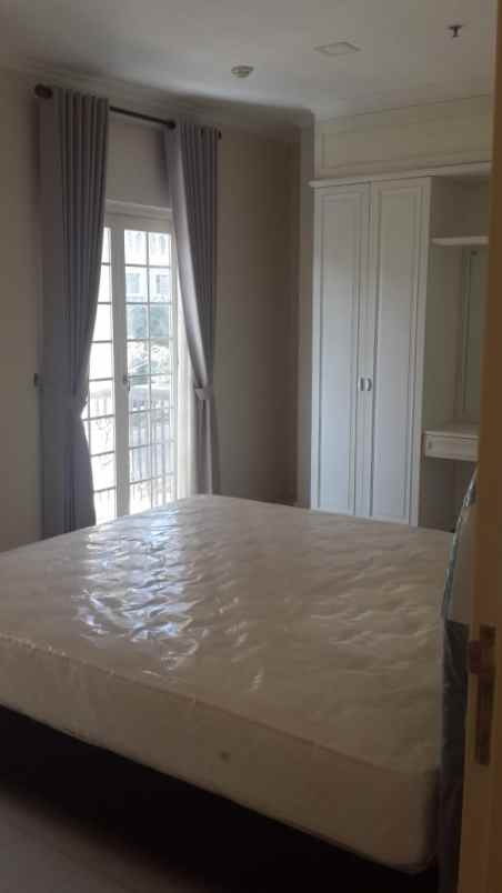 dijual apartemen pakuwon indah wiyung