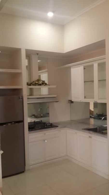 dijual apartemen pakuwon indah wiyung