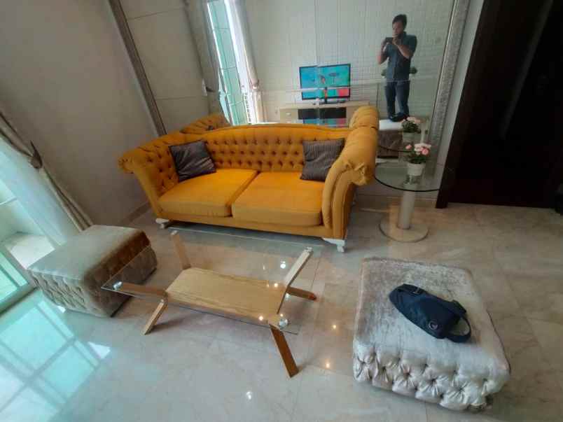 dijual cepat apartemen bellezza tower versailles