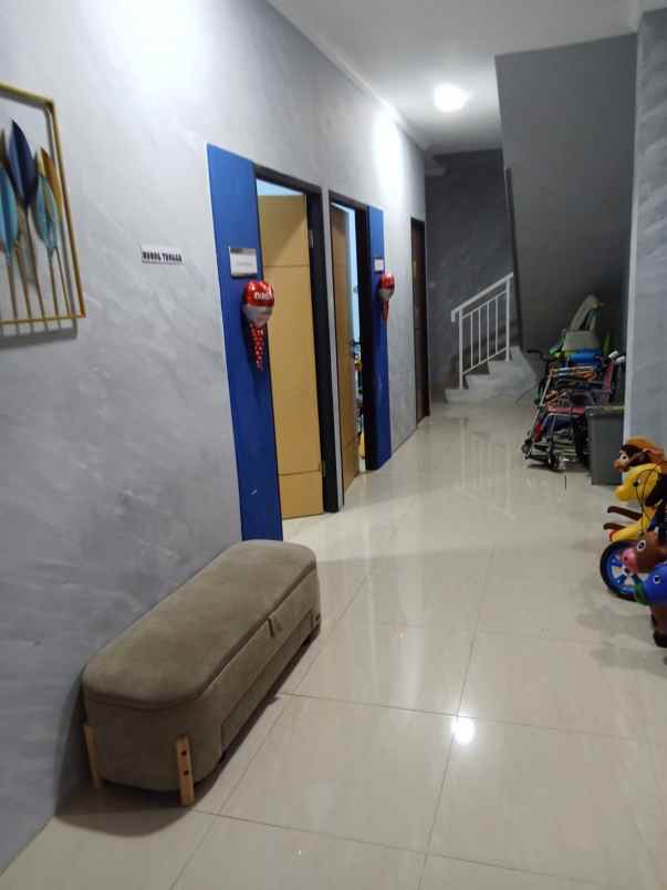 dijual cepat ruko 3 lantai