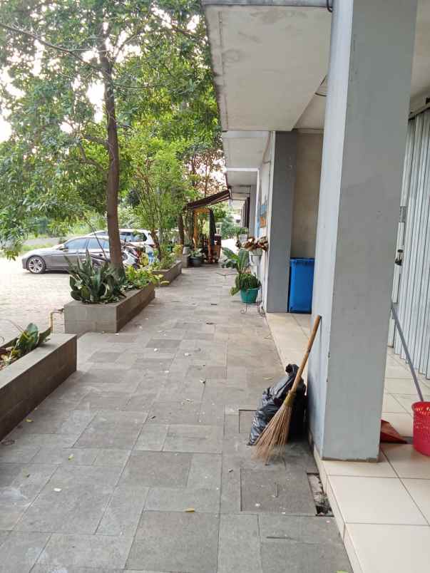 dijual cepat ruko 3 lantai
