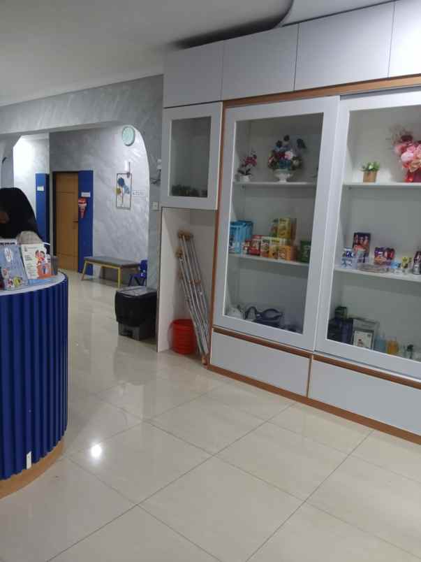 dijual cepat ruko 3 lantai