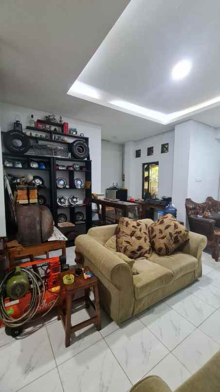 dijual cepat rumah 2 lantai dikayuringin bekasi barat